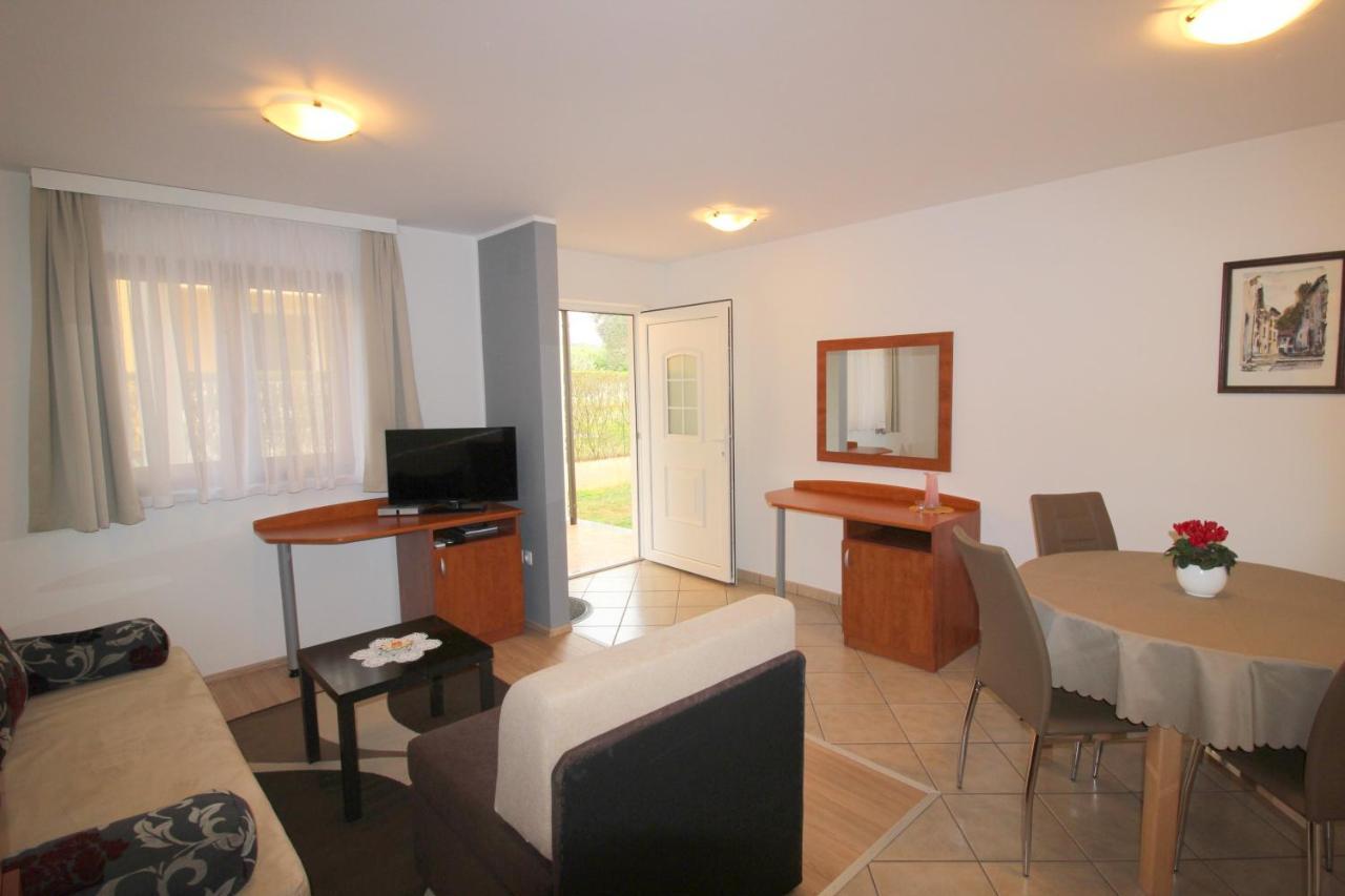 Gogo 2+2 Apartment Novigrad  Luaran gambar